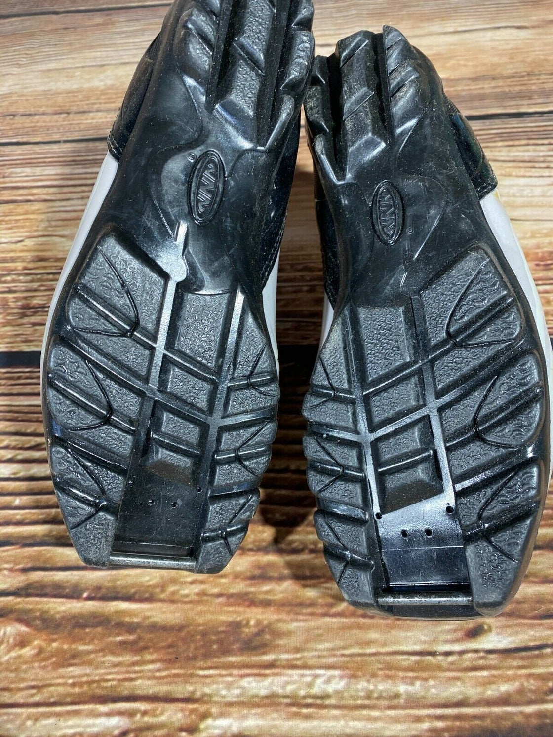 FISCHER XJ Sprint Cross Country Ski Boots Size EU36 US4.5 NNN bindings 1437