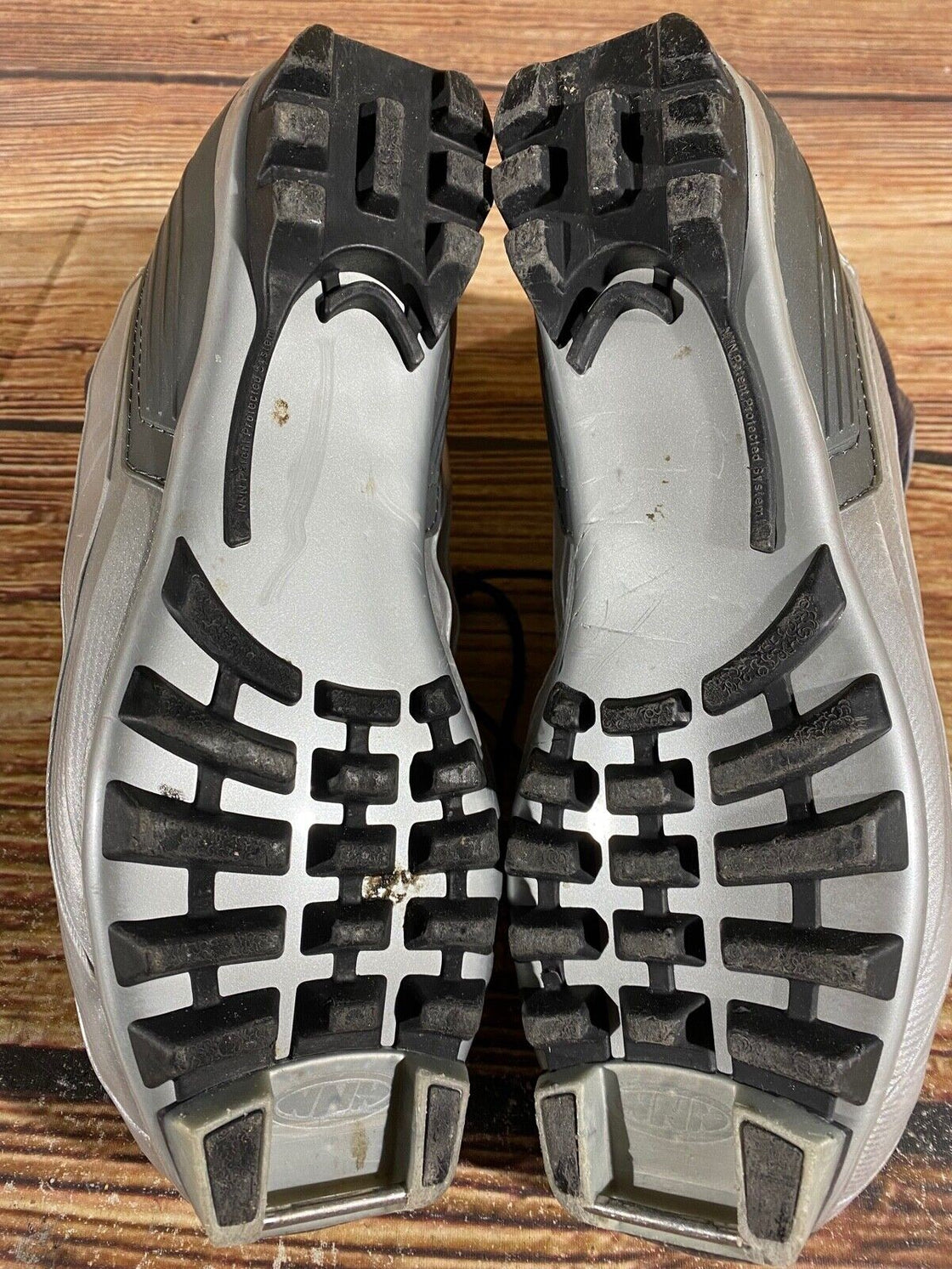 Alpina ST28G Nordic Cross Country Ski Boots Size EU42 US9 for NNN 914