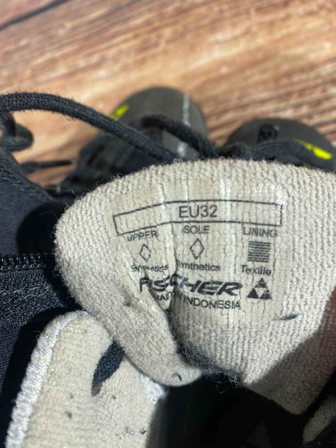 Fischer Ultimate Kids Nordic Cross Country Ski Boots Size EU32 US1.5 NNN F-531