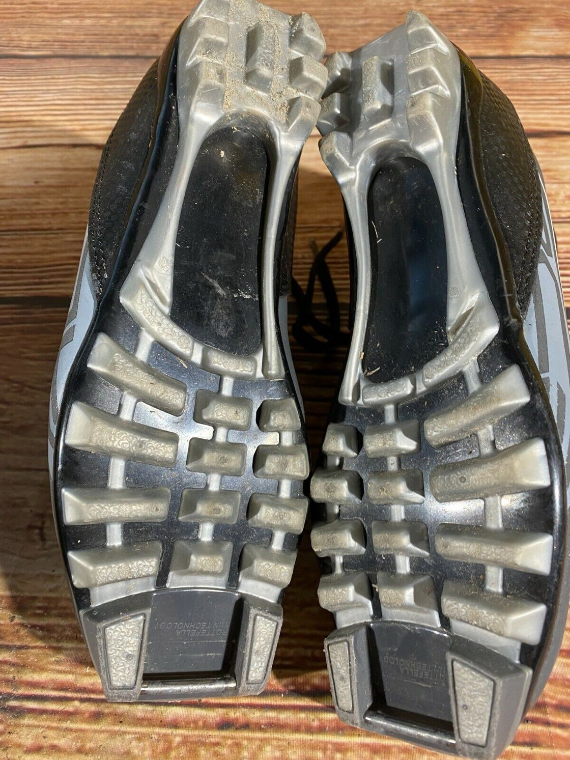 Fischer RC3 Classic Cross Country Ski Boots Size EU39 US7 NNN binding 1431