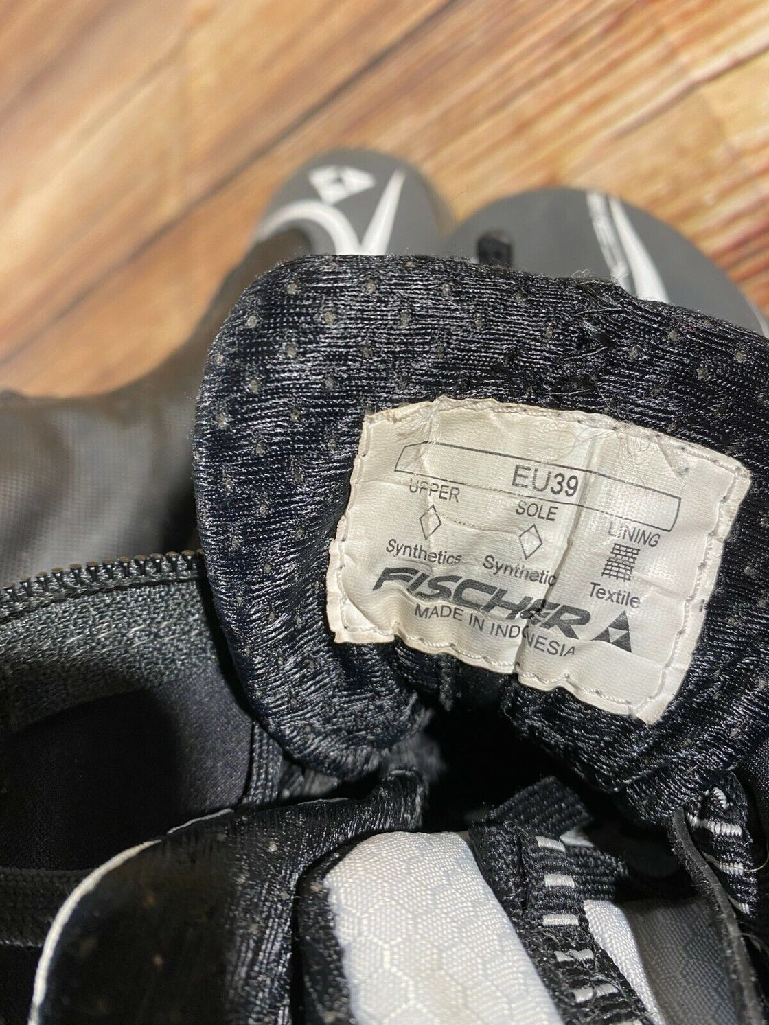 Fischer RC3 Classic Cross Country Ski Boots Size EU39 US7 NNN binding 1431