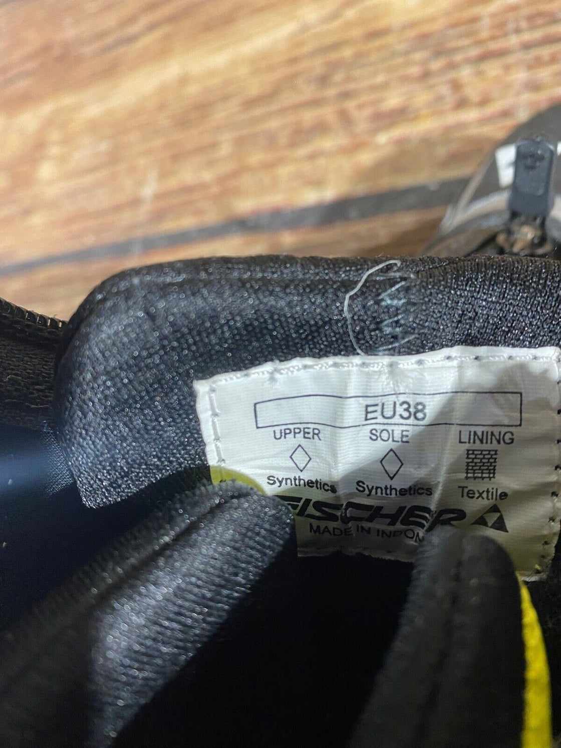 Fischer RC5 Classic Nordic Cross Country Ski Boots Size EU38 US6 for NNN 1516
