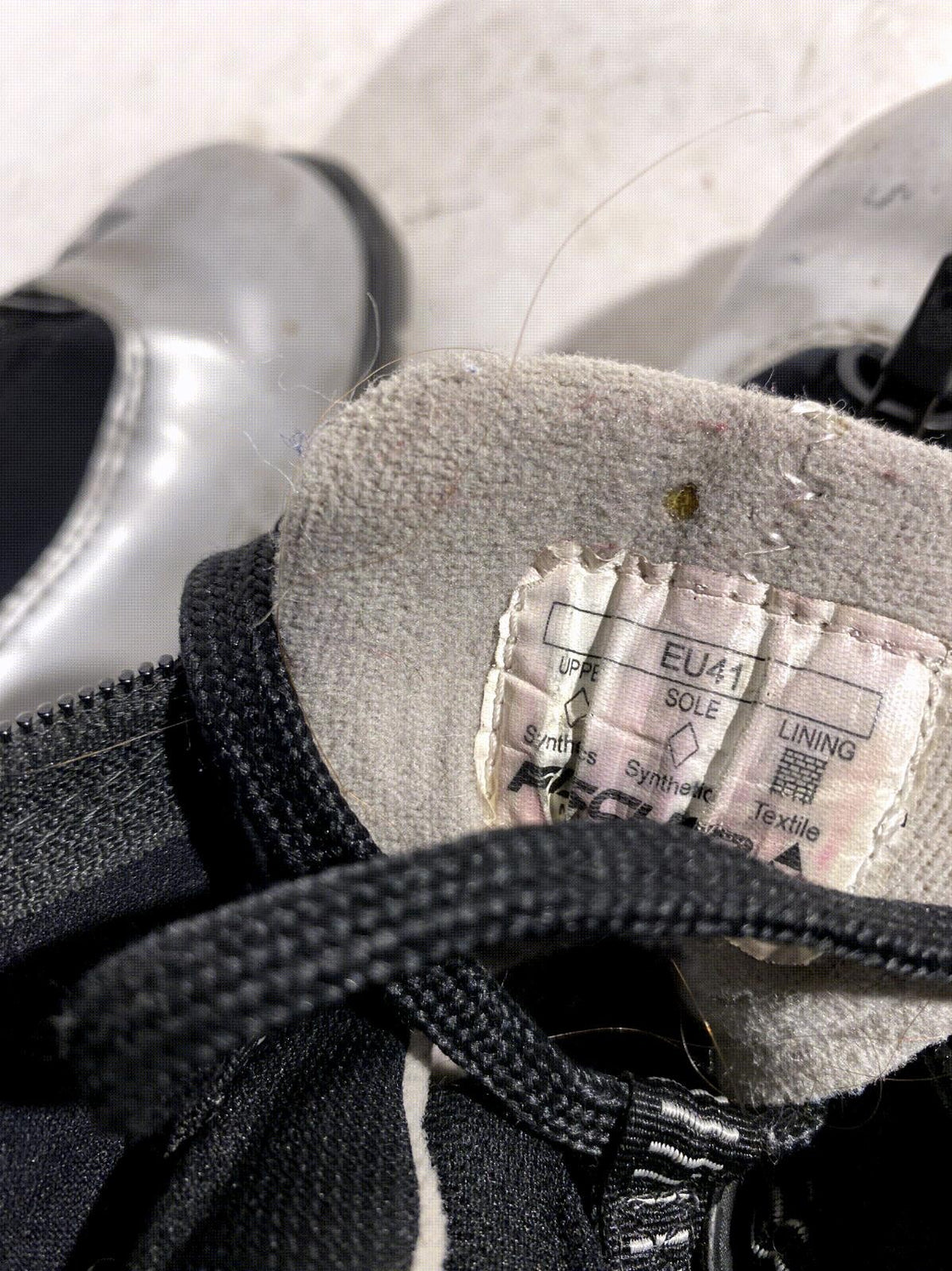 Fischer XC Touring Nordic Cross Country Ski Boots Size EU41 US8 NNN 236