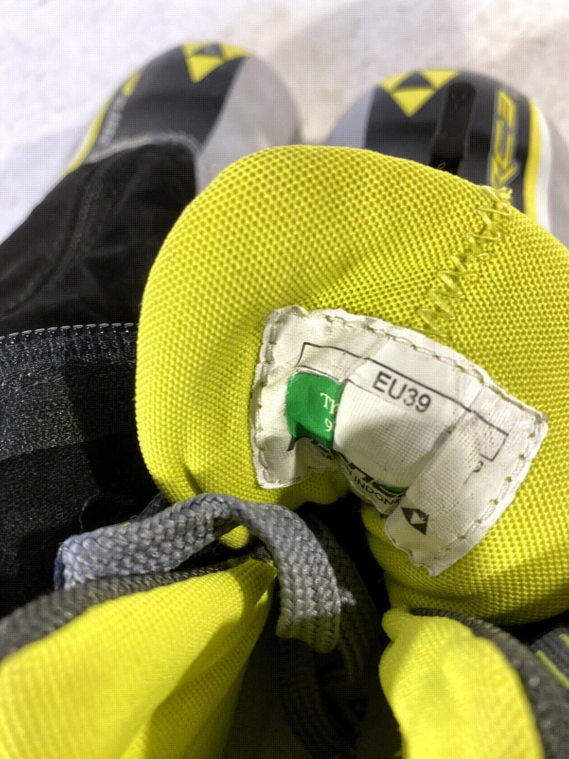 Fischer RC3 Classic Nordic Cross Country Classic Ski Boots Size EU39 US7 NNN 403