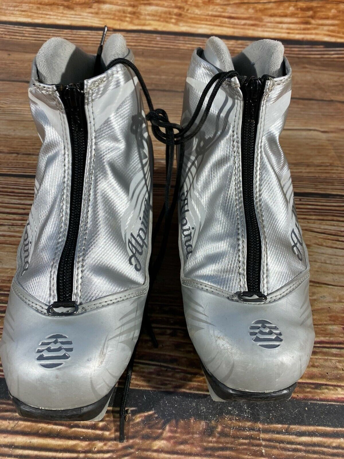 Alpina Eve28G Nordic Cross Country Ski Boots Size EU39 US7 NNN 3055