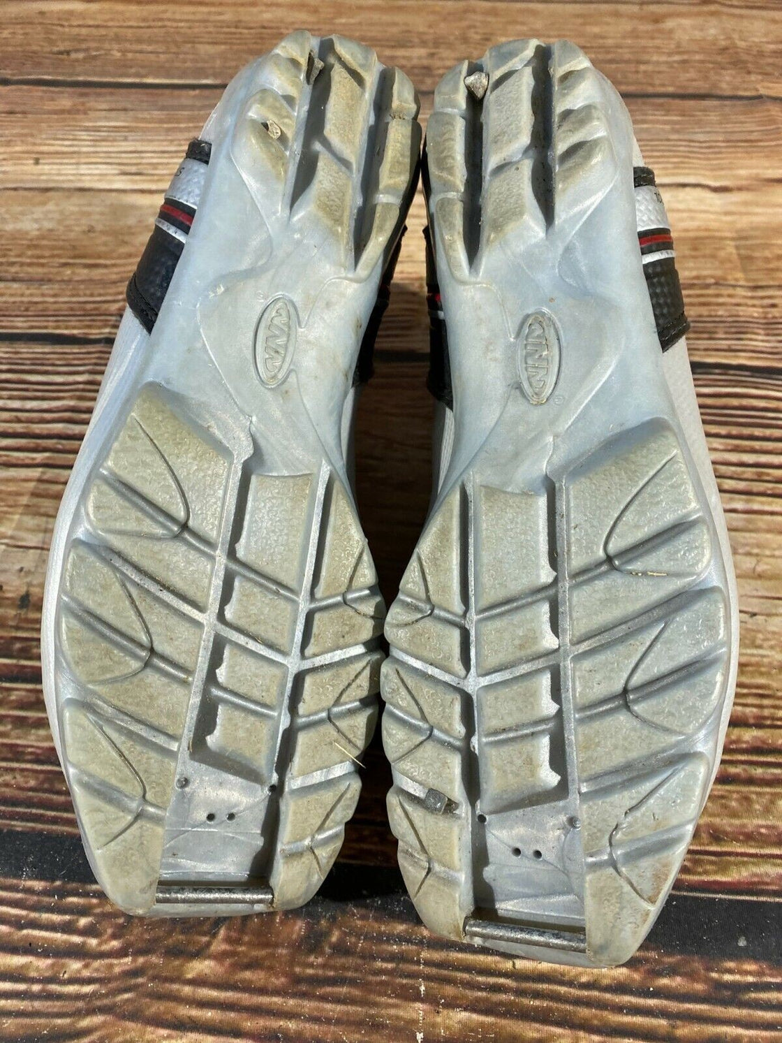 Alpina ST10L Nordic Cross Country Ski Boots Size EU39 US7 NNN bindings 3165