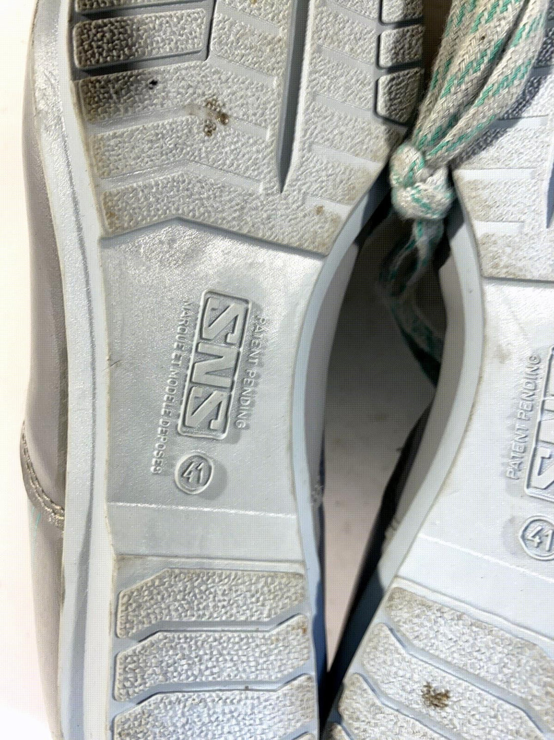 SALOMON SR301 Nordic Cross Country Ski Boots Size EU41 US8 SNS Old Profile 136