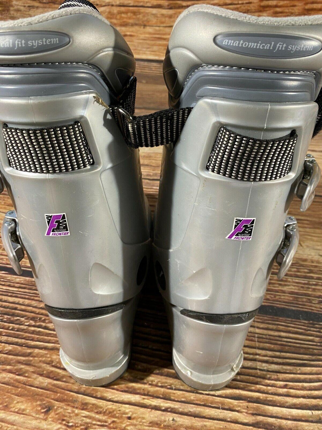CARVELIGHT Alpine Ski Boots Size Mondo 250 mm, Outer Sole 297 mm DH188
