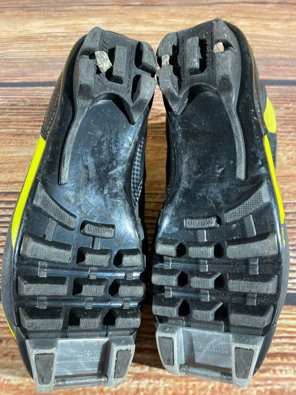 Fischer XJ Sprint Kids Cross Country Ski Boots Size EU35 US3.5 NNN F-565