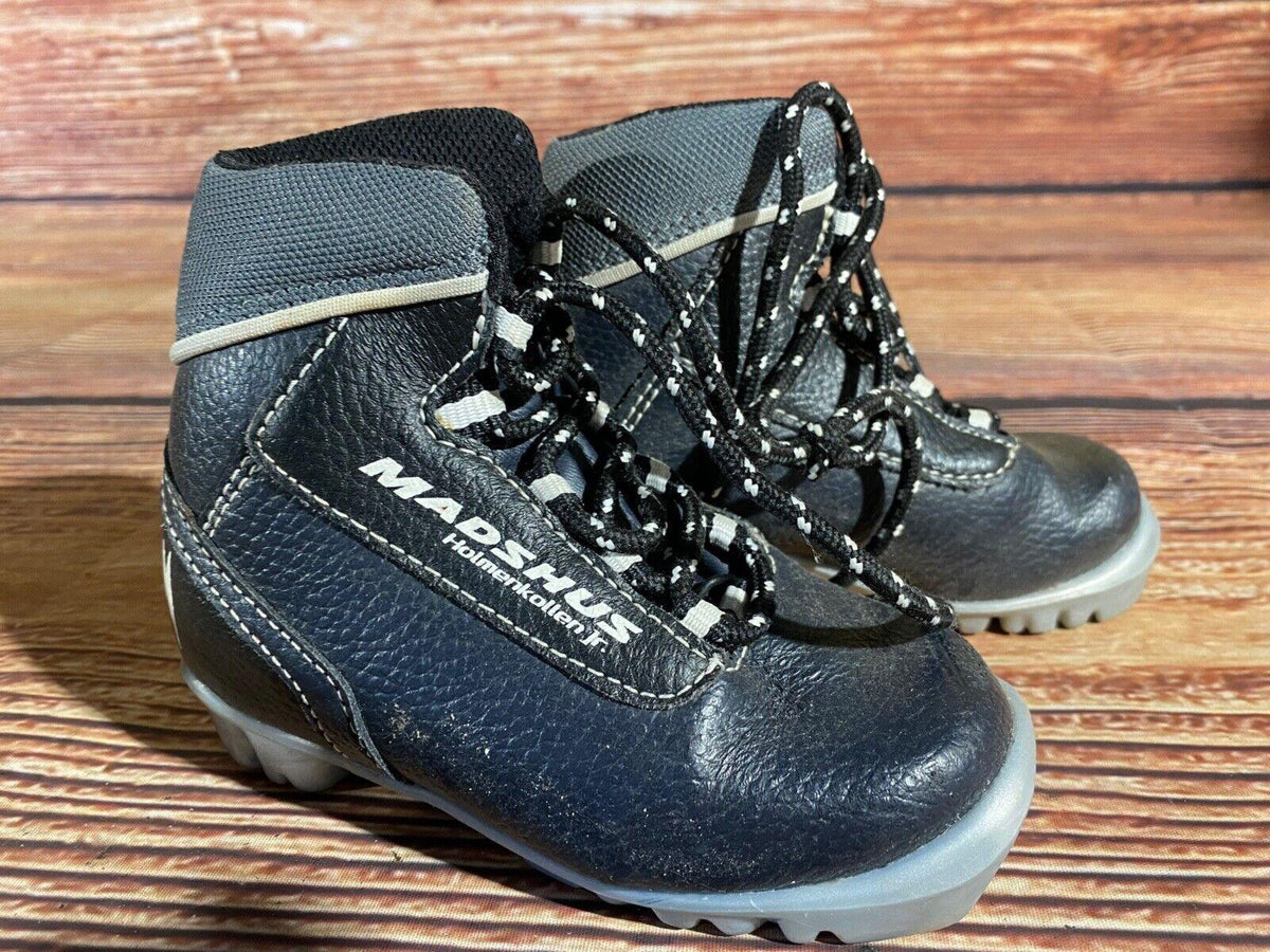 Madshus Holm Cross Country Ski Boots Classic NNN EU 25 US 8 Kids 150mm M279