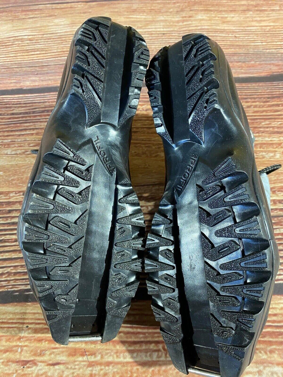 Salomon Nordic Cross Country Ski Boots Size EU38 US6.5 SNS Profil 2421