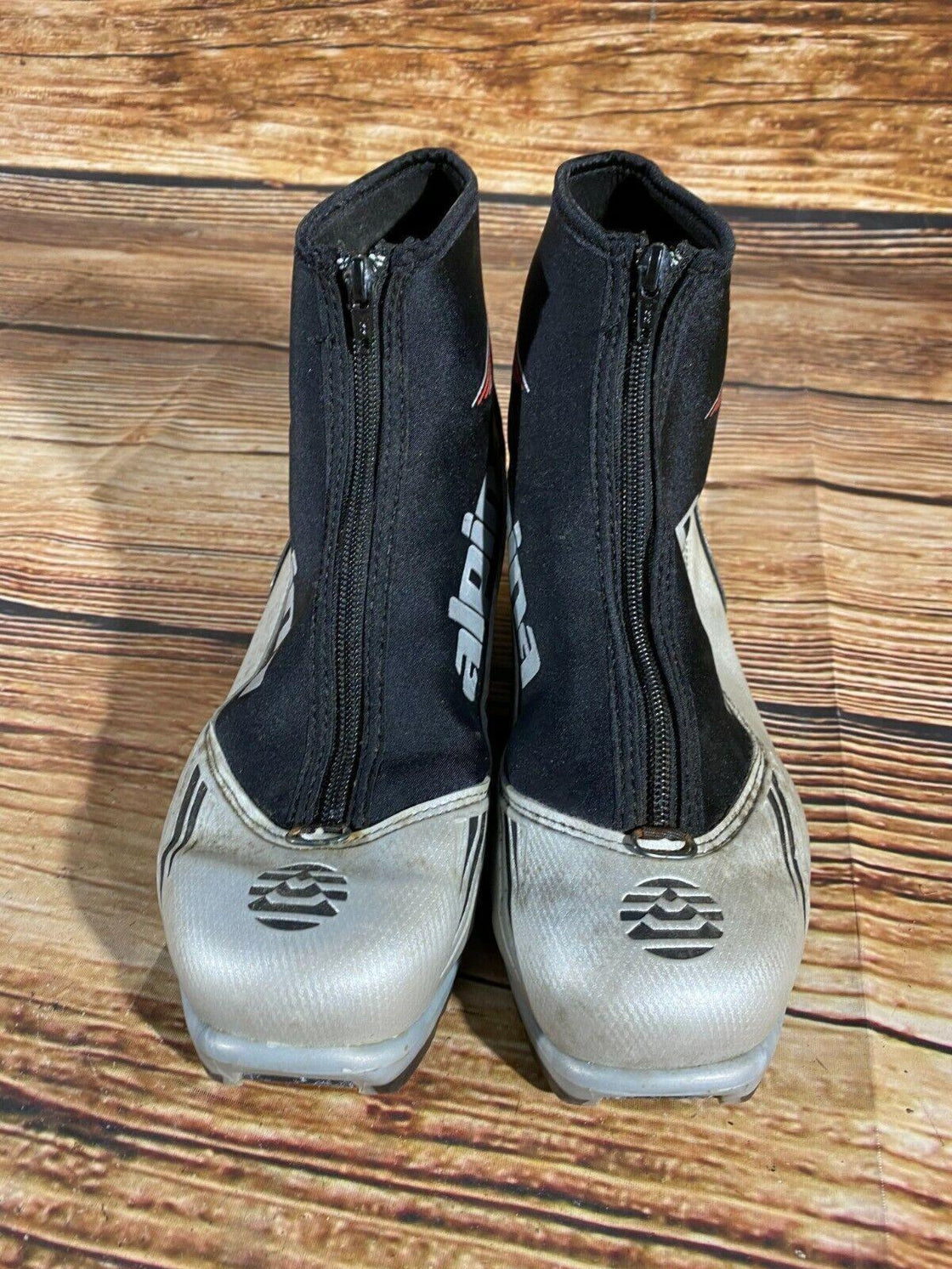 Alpina ST10 Nordic Cross Country Ski Boots Size EU42 US9 NNN bindings 787
