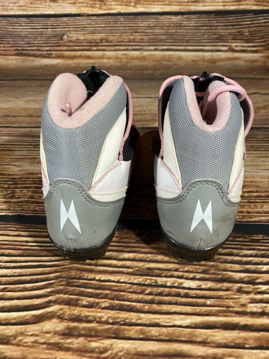 Madshus Buterfly Cross Country Ski Boots Size EU37 US5 NNN Binding 2768
