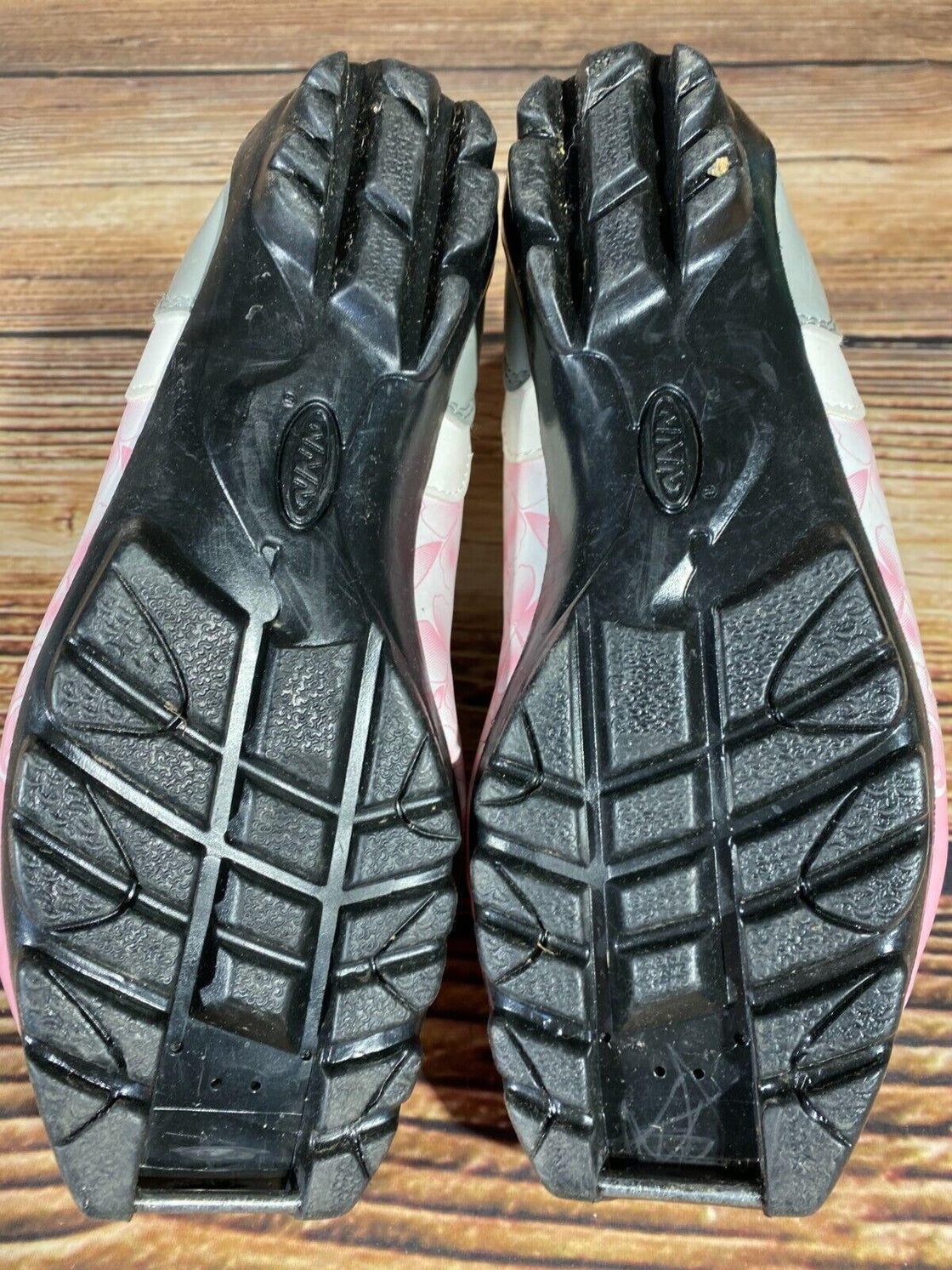 Madshus Buterfly Cross Country Ski Boots Size EU37 US5 NNN Binding 2768