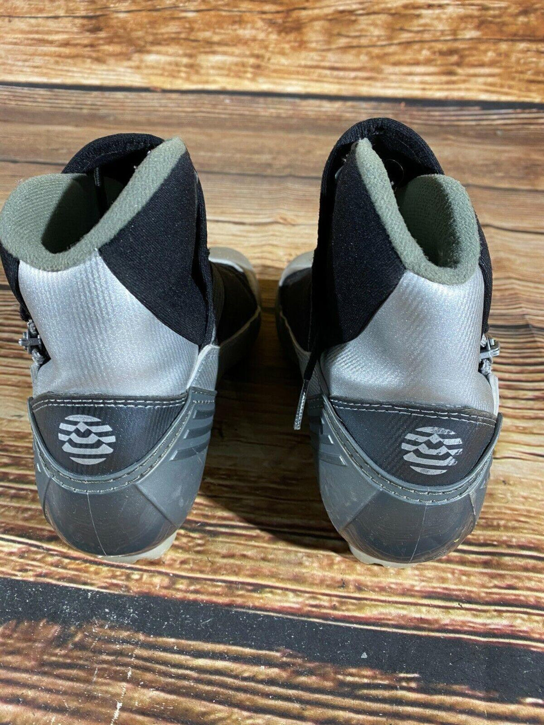 Alpina SP15L Nordic Cross Country Ski Boots Size EU39 US7 NNN bindings 764
