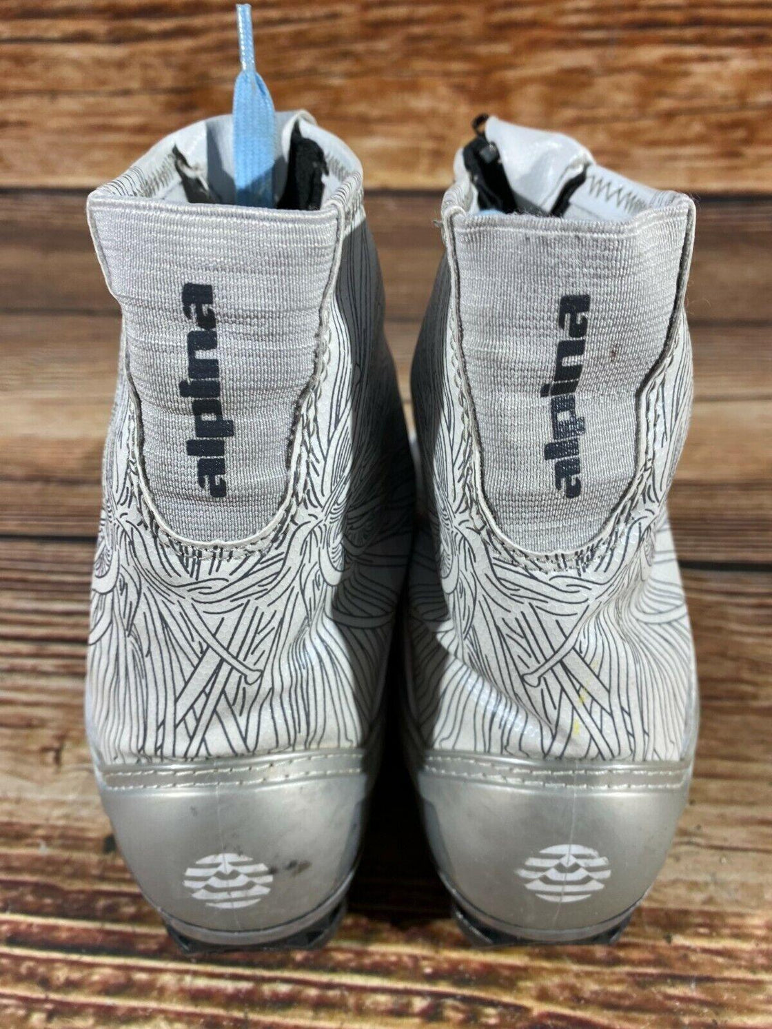 Alpina T28Eve Nordic Cross Country Ski Boots Size EU39 US7 NNN bindings 671