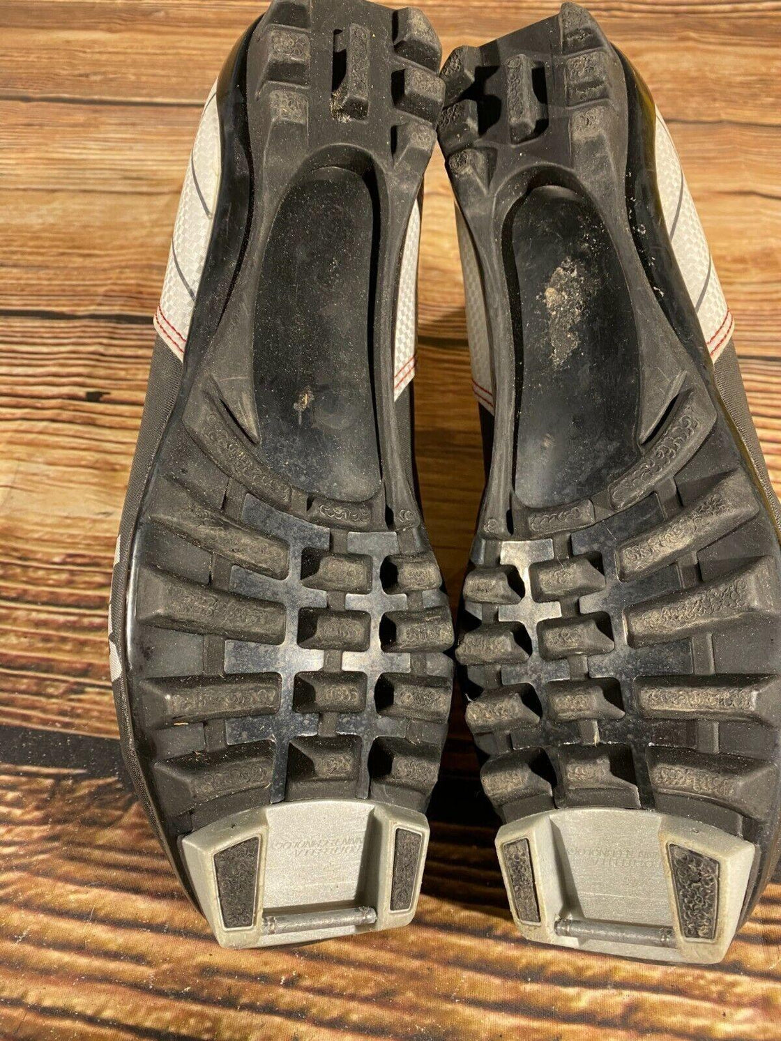 Alpina Touring Nordic Cross Country Ski Boots Size EU41 US8 NNN bindings 684
