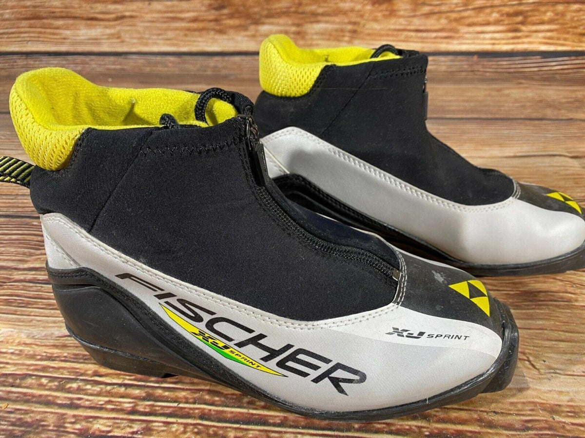 Fischer XJ Sprint Cross Country Ski Boots Classic SNS Profil EU 37 US 5 1530