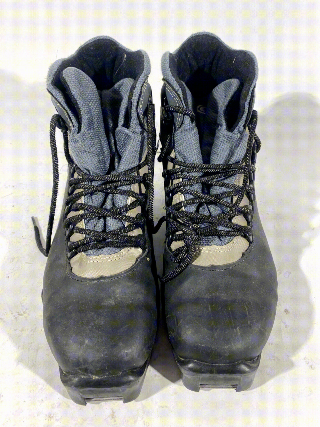 SALOMON Classic Nordic Cross Country Ski Boots Size EU40 US8 SNS profil 1380