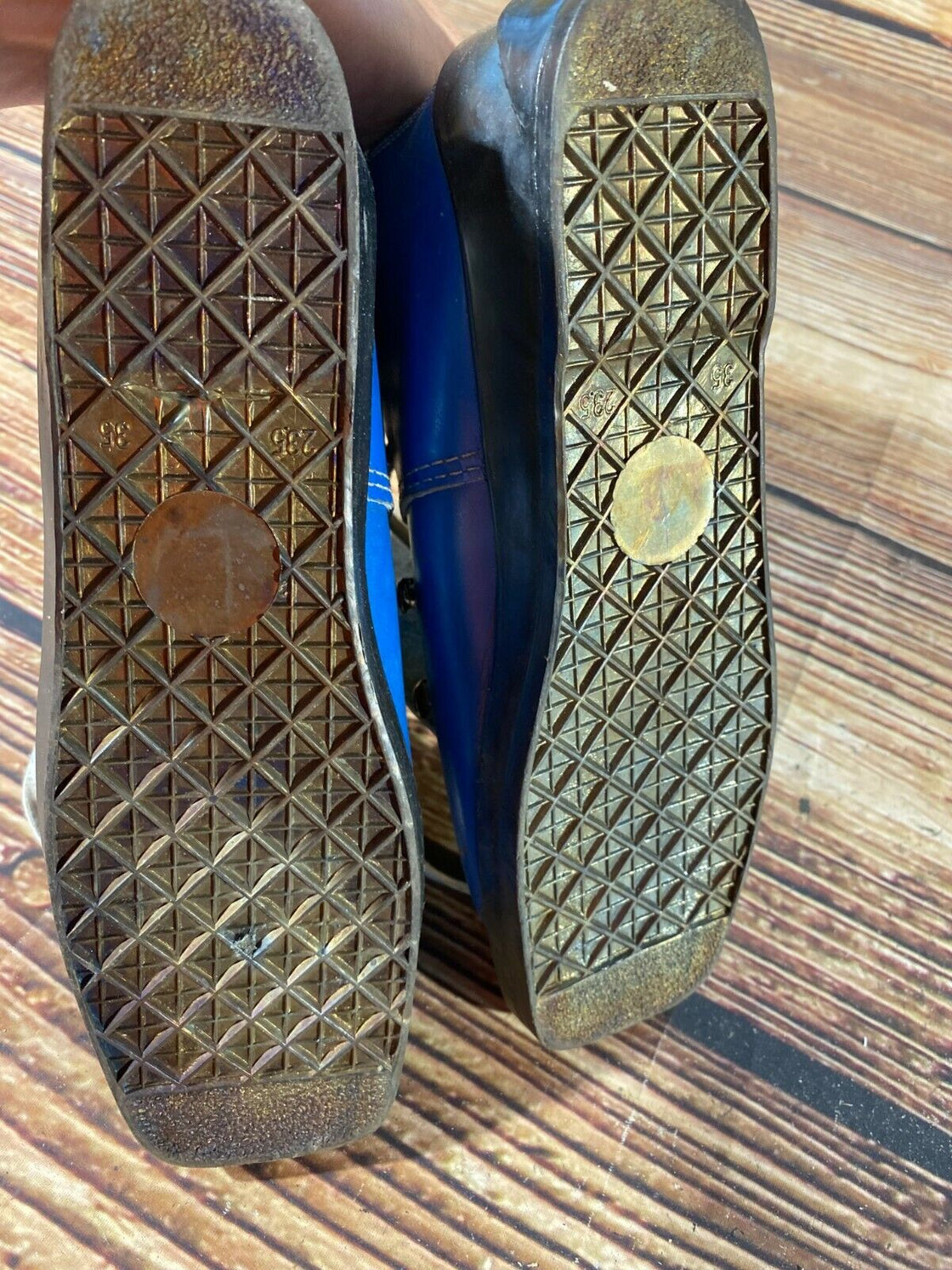 Vintage Alpine Ski Boots Mountain Skiing Ladies/Youth Size EU35, Mondo 234 KL146