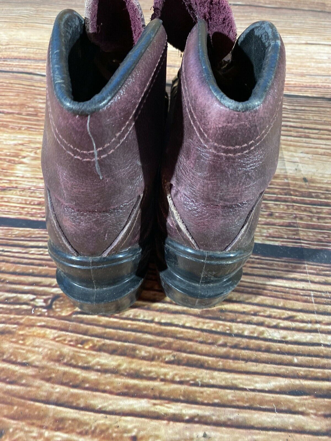 Vintage Leather Alpine Ski Boots EU41 UK7.5 Mondo 256 Cable Bindings KL159