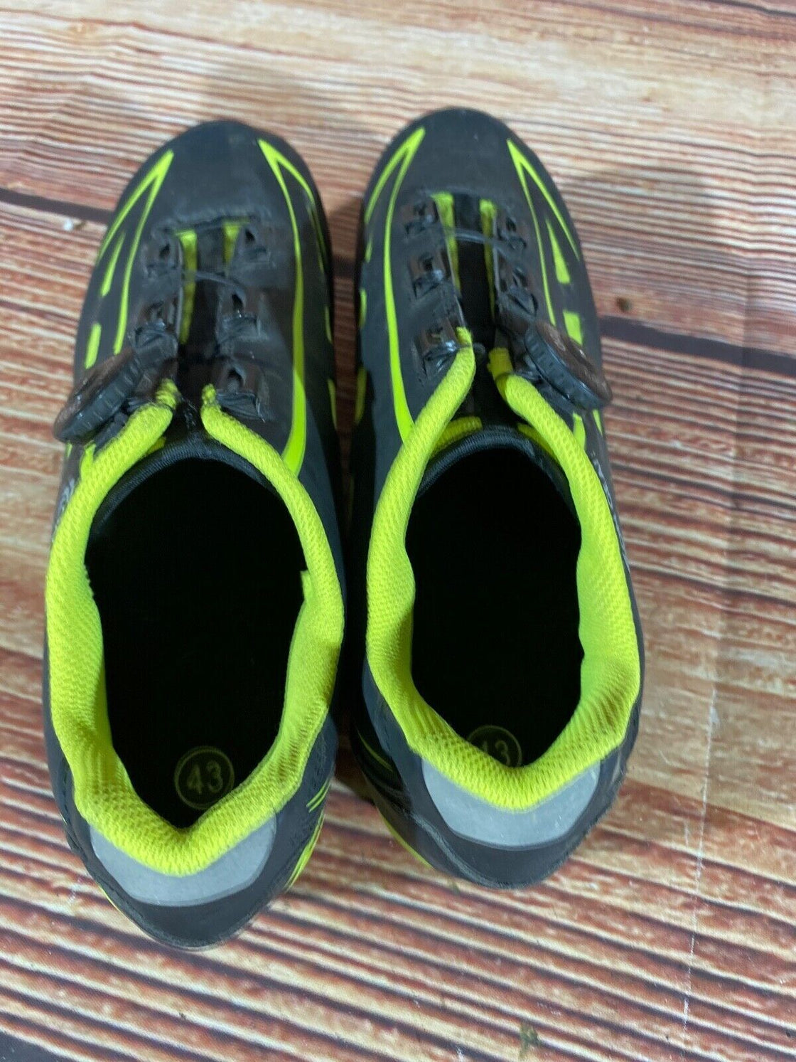 ON GEAR Carbon Road Cycling Shoes Size 3 Bolts EU43 US9.5 Mondo 275  cs817