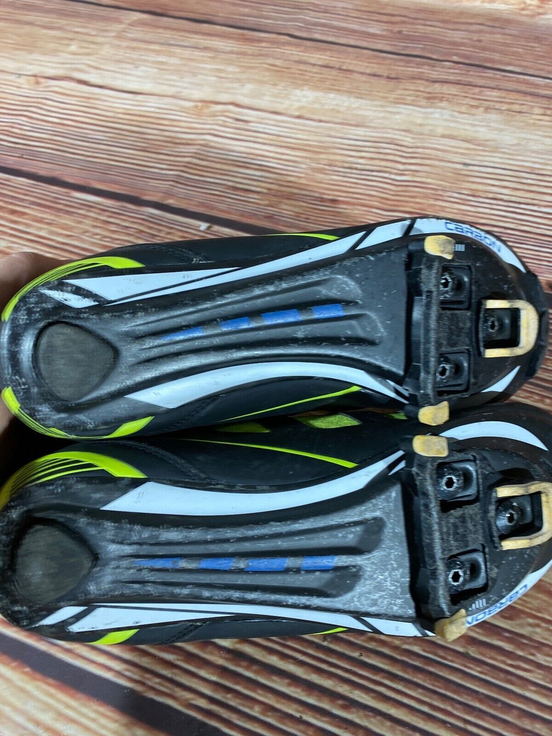 ON GEAR Carbon Road Cycling Shoes Size 3 Bolts EU43 US9.5 Mondo 275  cs817