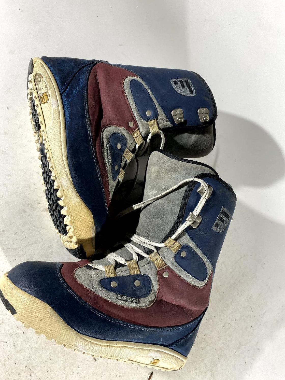BURTON Vintage Snowboard Boots Retro Style Size EU41 US8 UK7 Mondo 252 mm