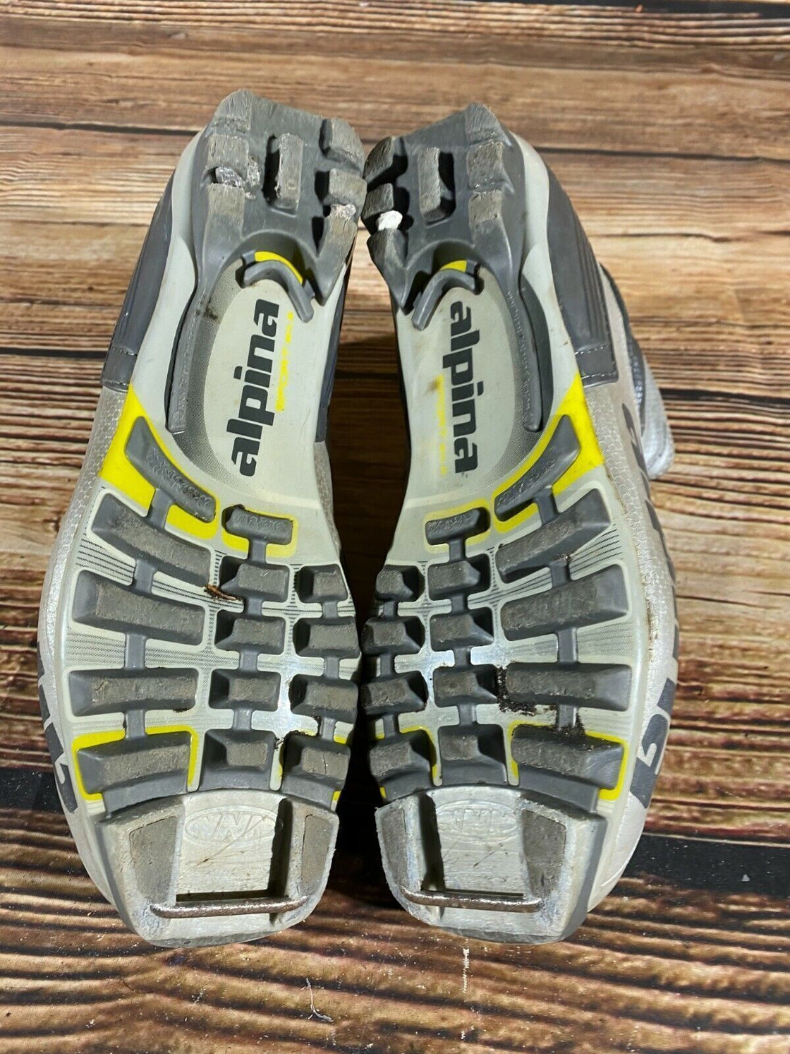 Alpina SR20 Nordic Cross Country Ski Boots Size EU40 US7.5 NNN bindings 681