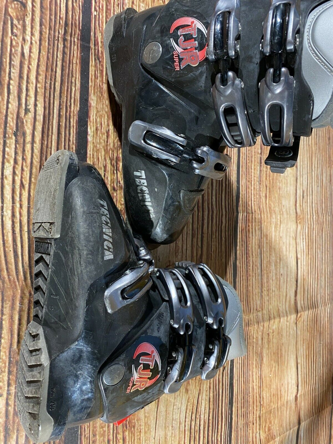 TECNICA Alpine Ski Boots Kids Size Mondo 212 mm, Outer Sole 253 mm DH66
