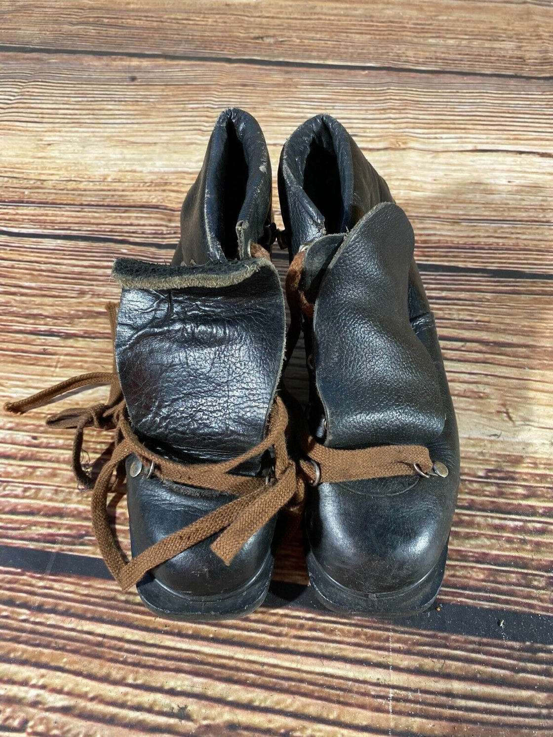 Vintage Alpine Ski Boot Mountain Skiing Youth EU33 Mondo 214 Cable Binding KL148