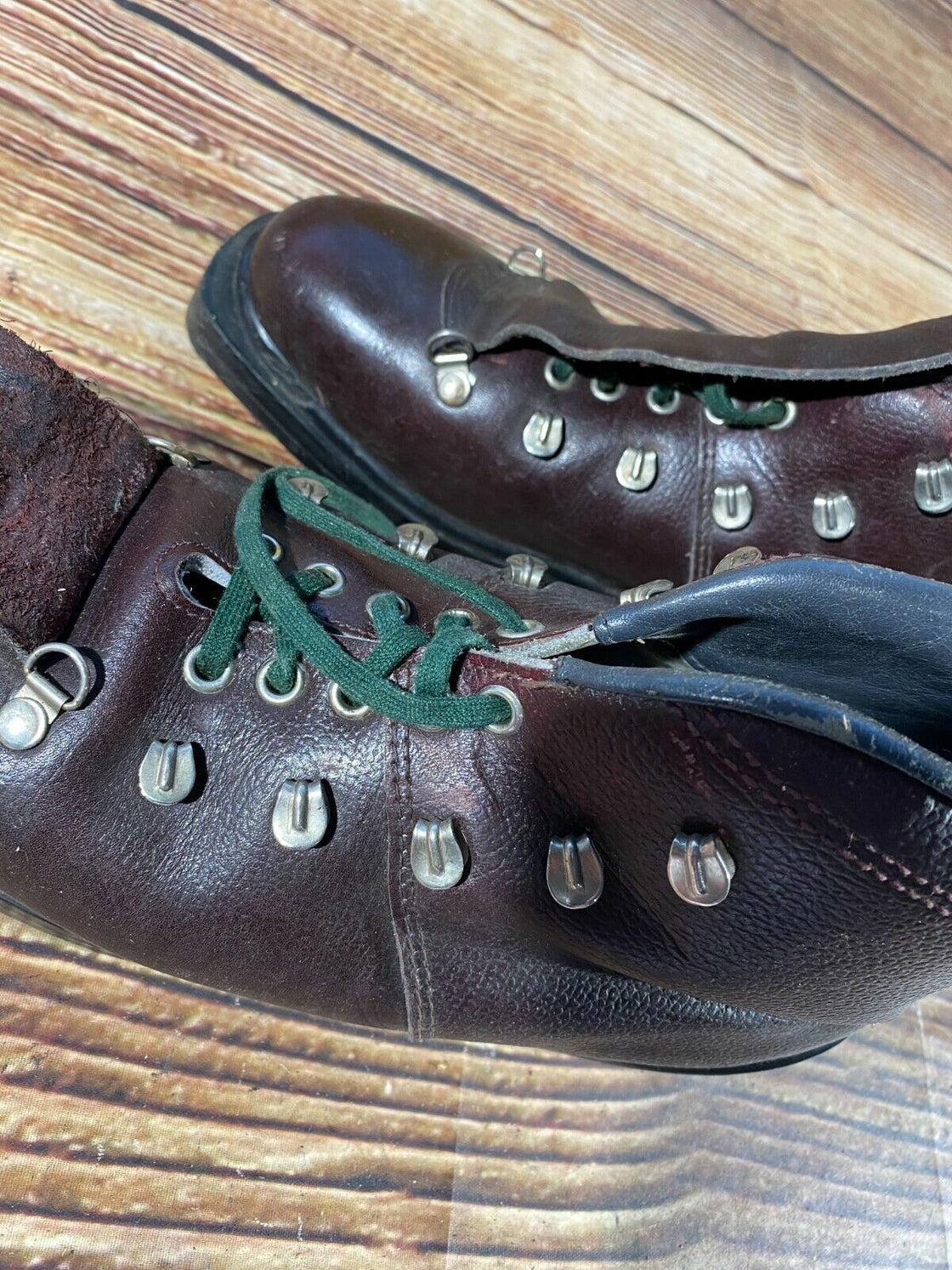 Vintage Alpine Ski Boots EU41, US7.5, UK7, Mondo 258 for Cable Bindings