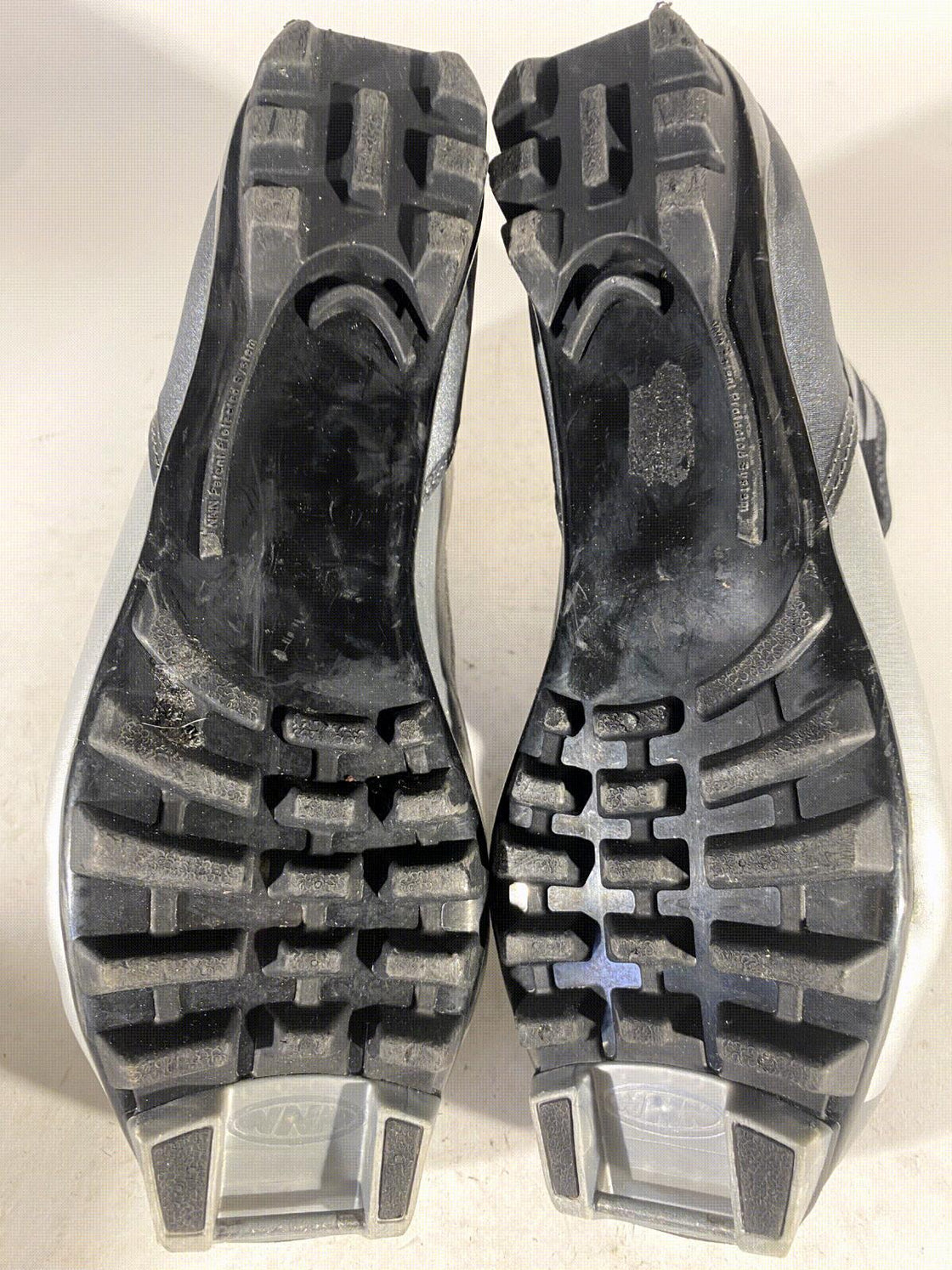 Alpina T10 Nordic Cross Country Ski Boots Size EU42 US9 for NNN 771