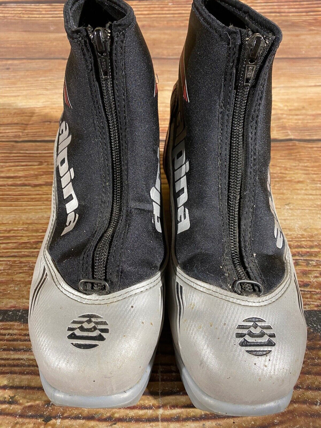 Alpina ST10 Nordic Cross Country Ski Boots Size EU38 US6 for NNN 633