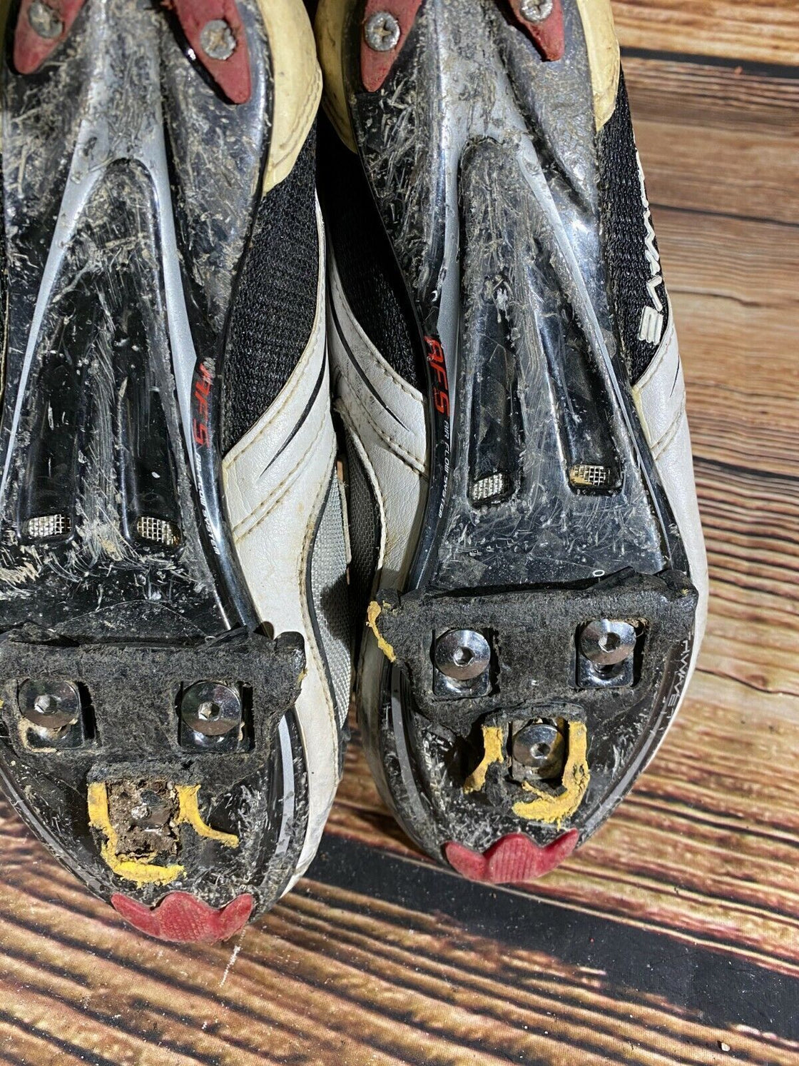 NORTHWAVE Road Cycling Shoes Clipless Biking Boots Size EU 41 with Cleats