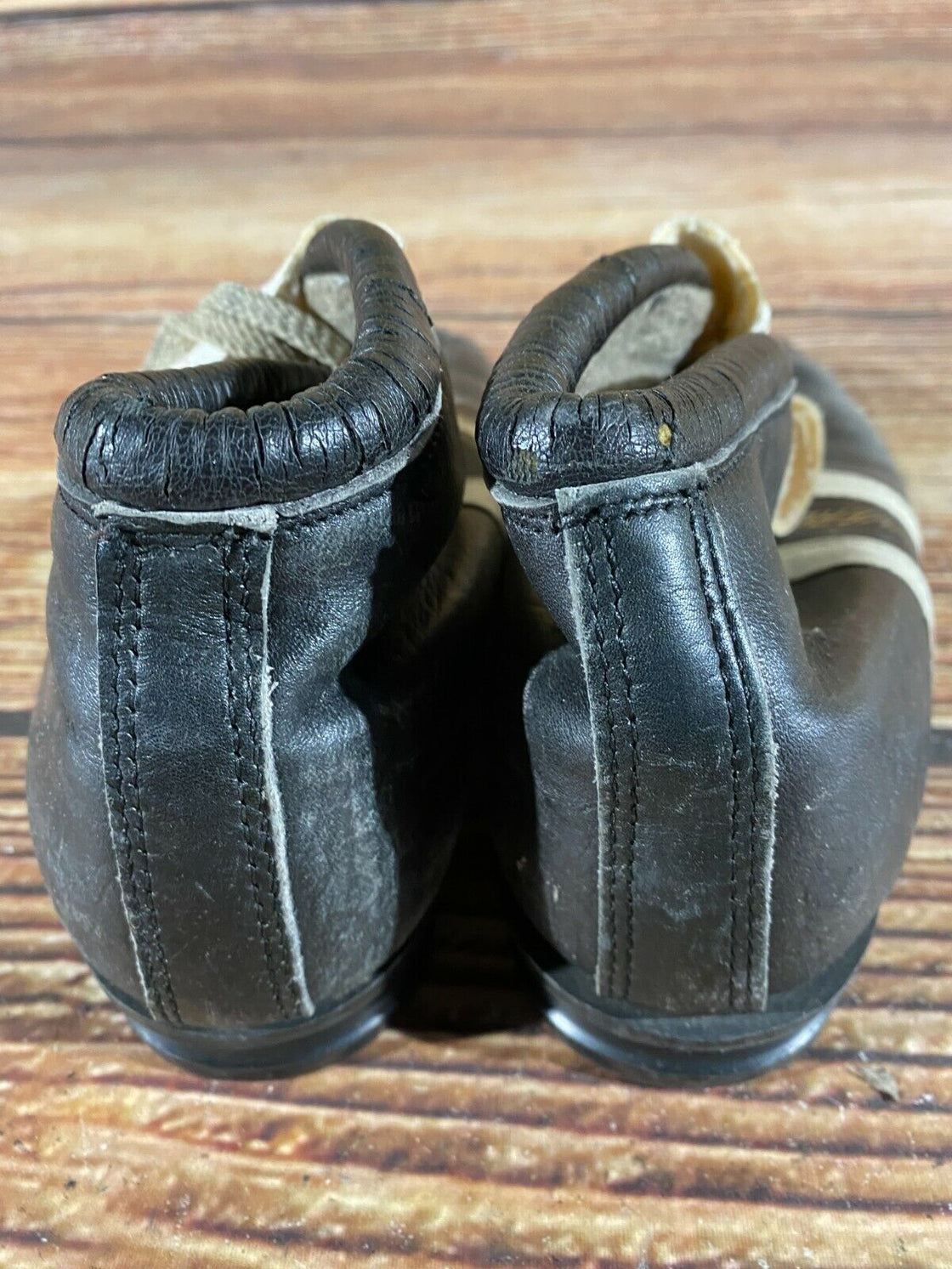 Suveren Vintage Nordic Norm Cross Country Ski Boots Size EU39 US7 NN 75mm