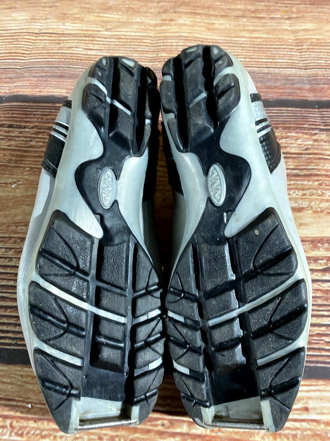 Alpina ST10 Nordic Cross Country Ski Boots Size EU38 US6 for NNN 697