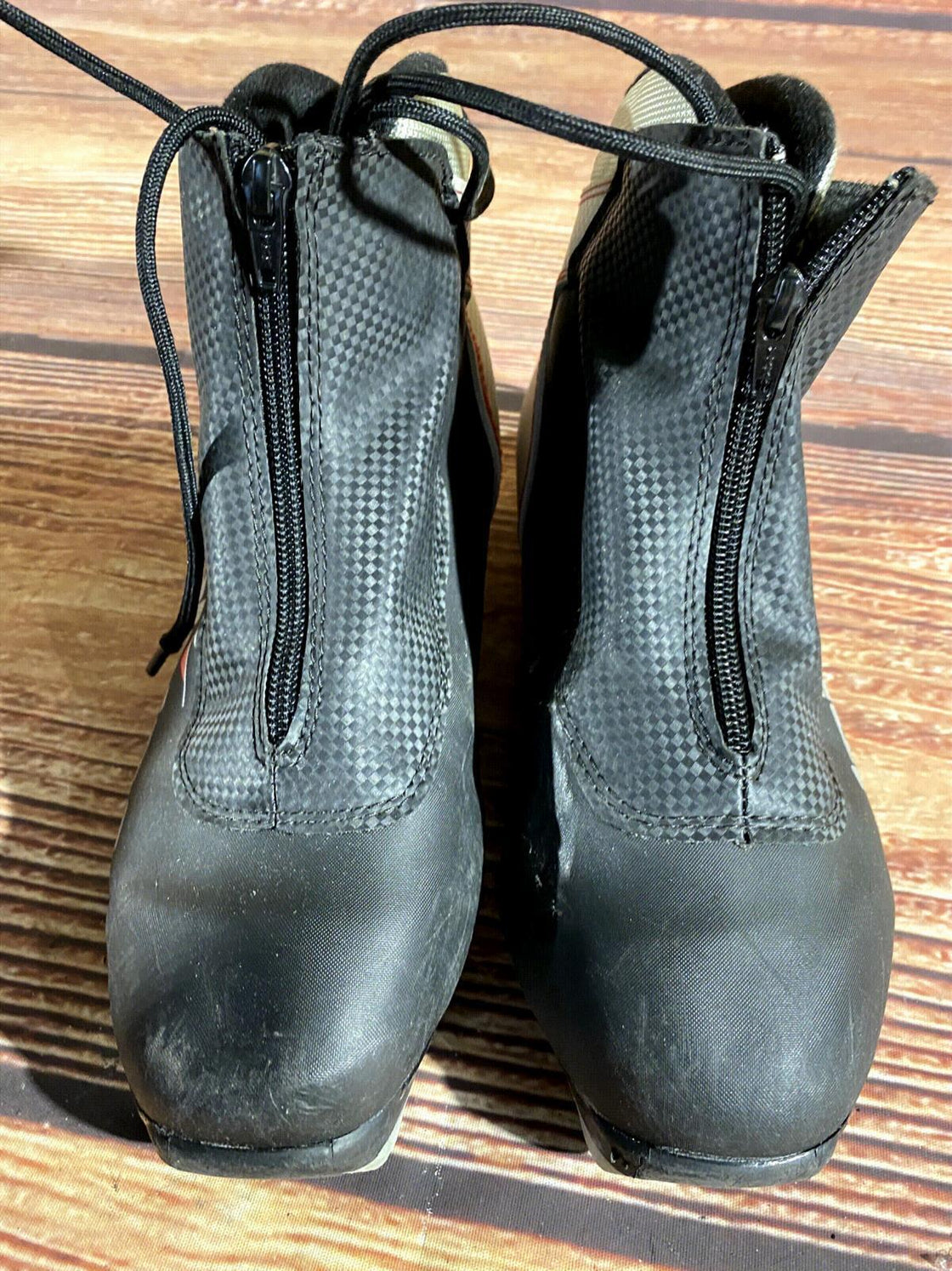 Alpina Touring Nordic Cross Country Ski Boots Size EU41 US8 for NNN 1022