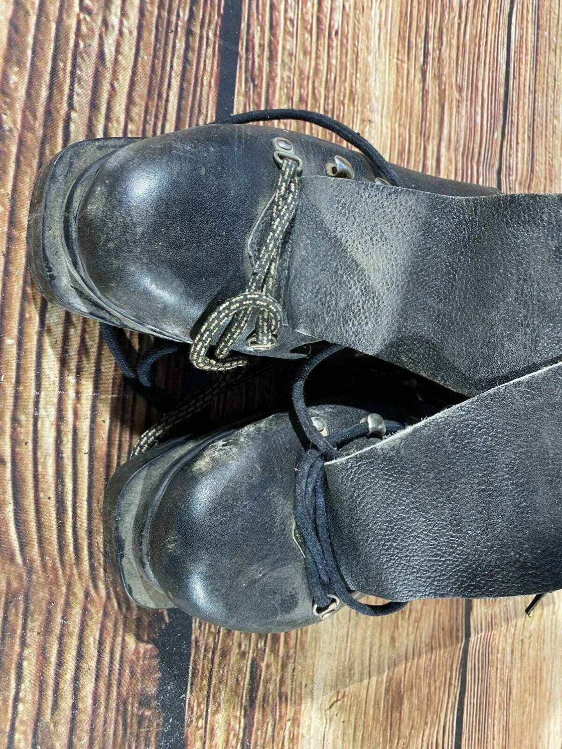 Vintage Alpine Ski Boots EU42, US8.5, UK8, Mondo 266 for Cable Bindings