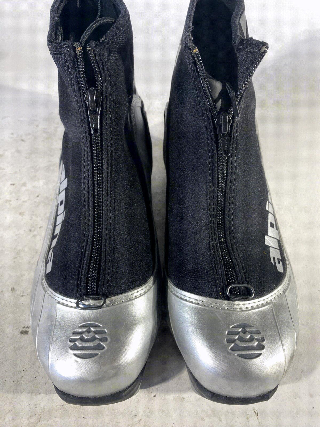 Alpina T10 Classic Nordic Cross Country Ski Boots Size EU39 US7 for NNN 885
