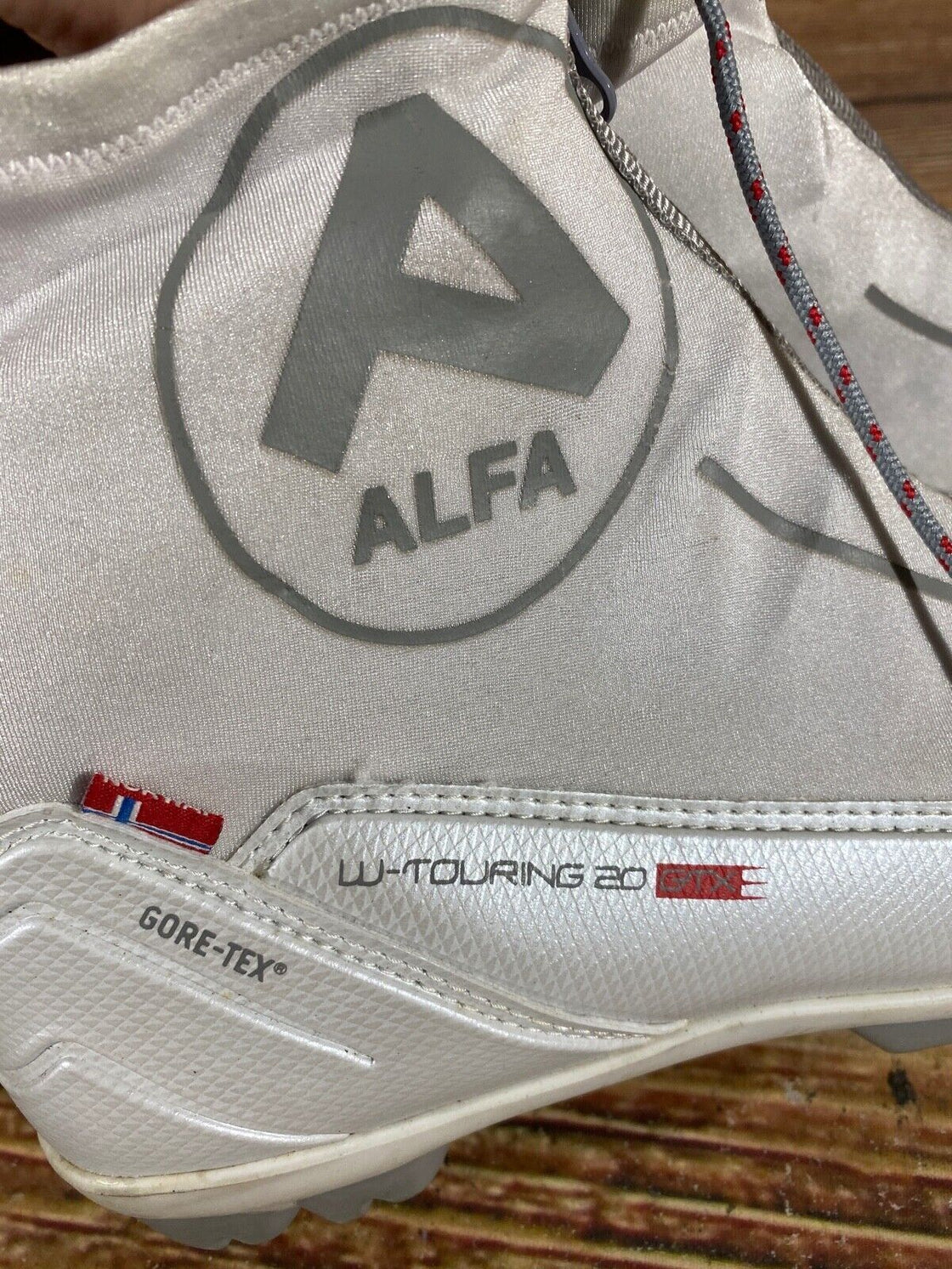 Alfa Nordic Cross Country Ski Boots Vintage for NNN Size EU39, US6.5
