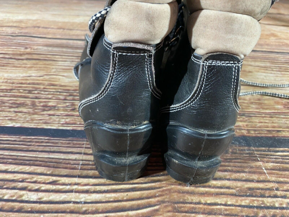 Vintage Alpine Ski Boots Mountain Skiing Shoes Ladies/Youth Size US4.5 Mondo 228