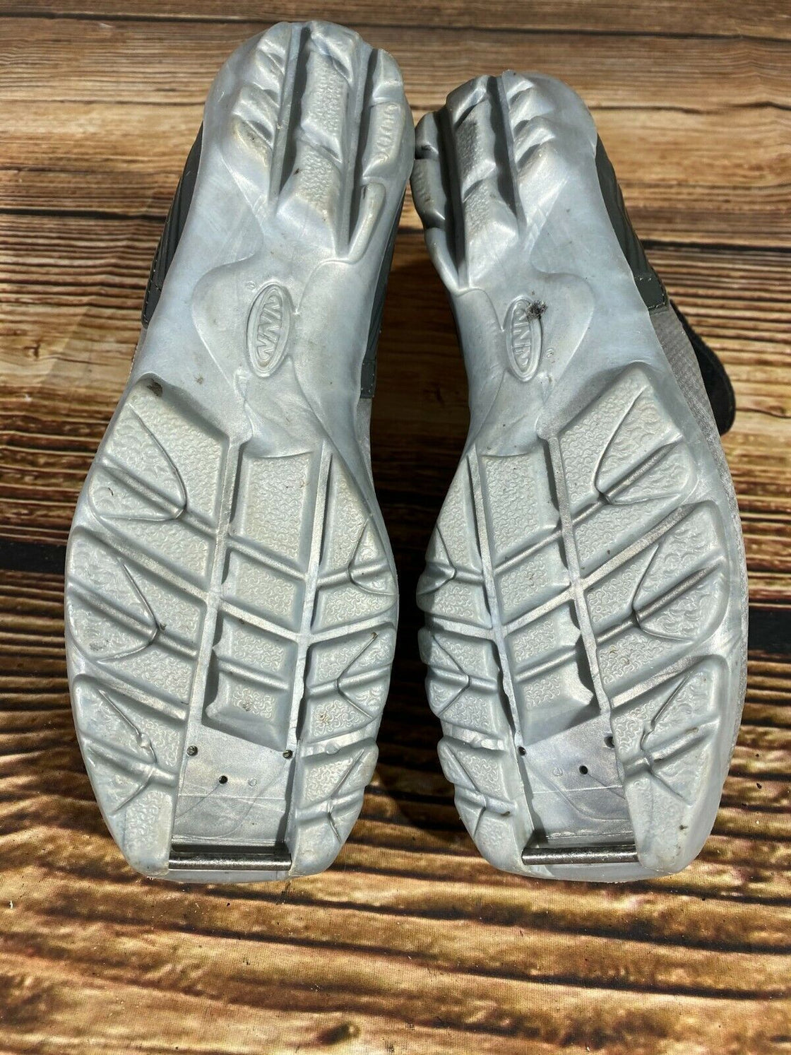Alpina ST11J Nordic Cross Country Ski Boots Size EU38 US6 NNN bindings