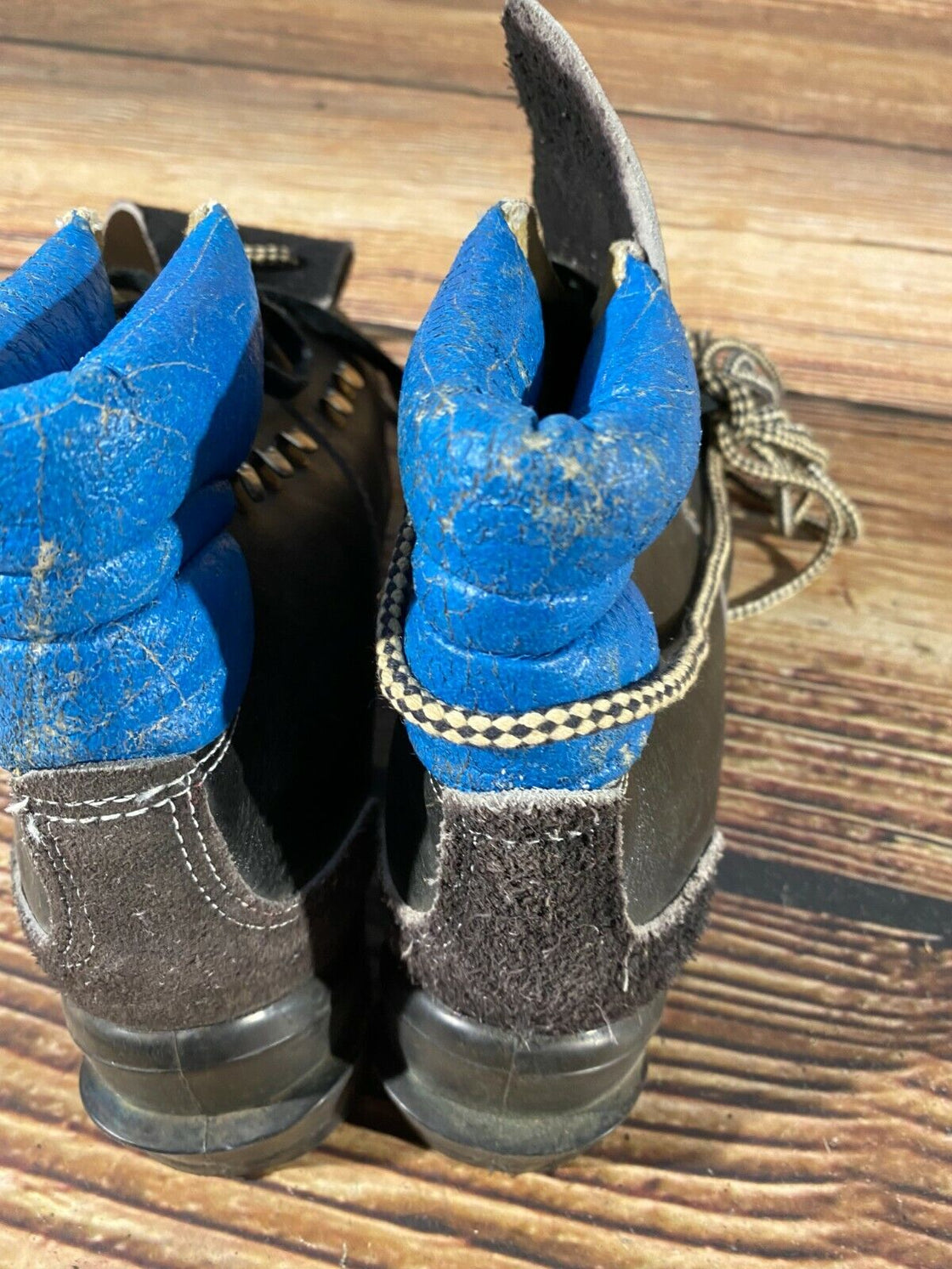 Vintage Alpine Ski Boots for Cable Bindings Size EU43, US9.5, UK8.5, Mondo 275