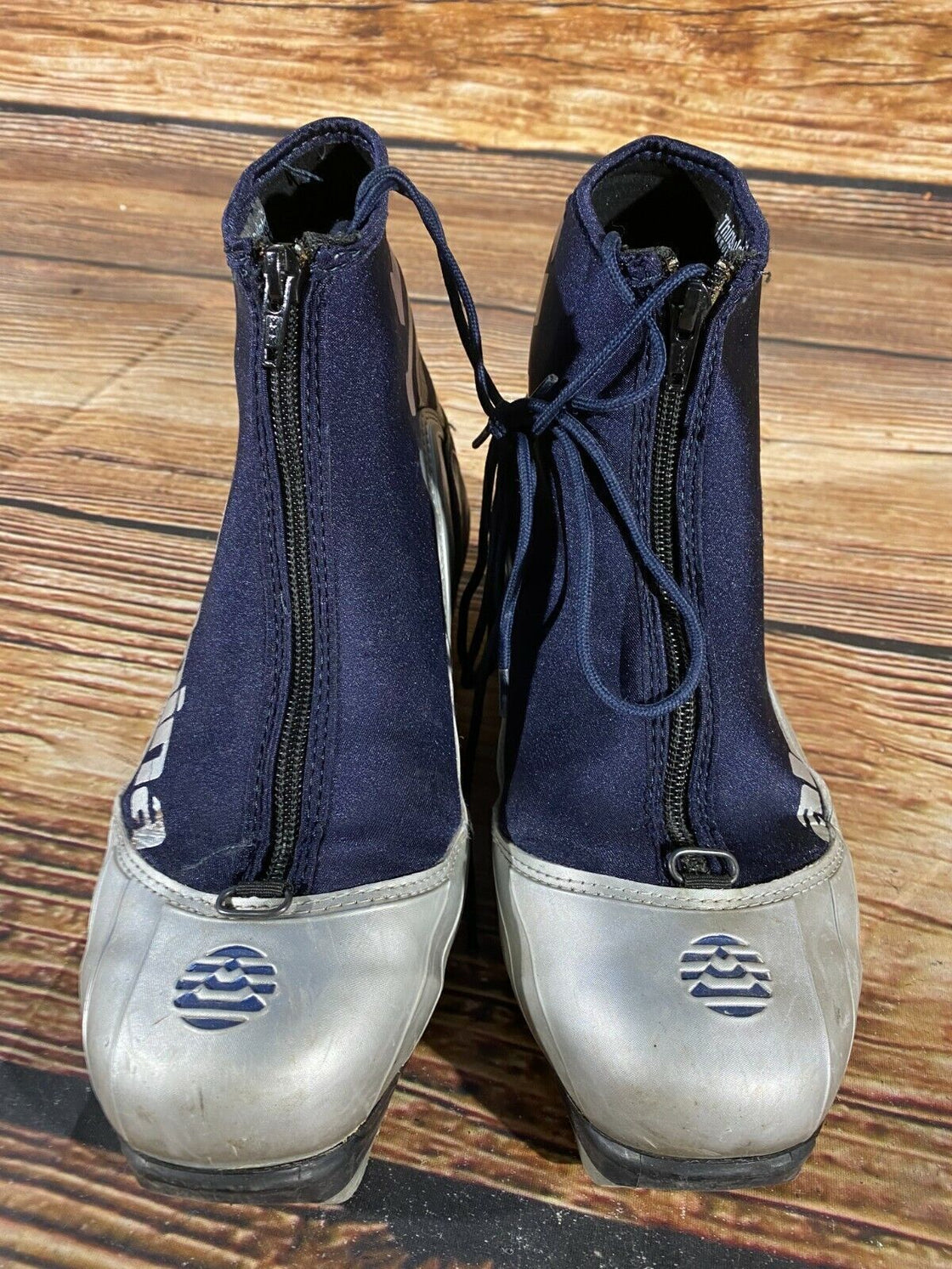 Alpina T10 Nordic Cross Country Ski Boots Size EU40 US7.5 NNN bindings 690