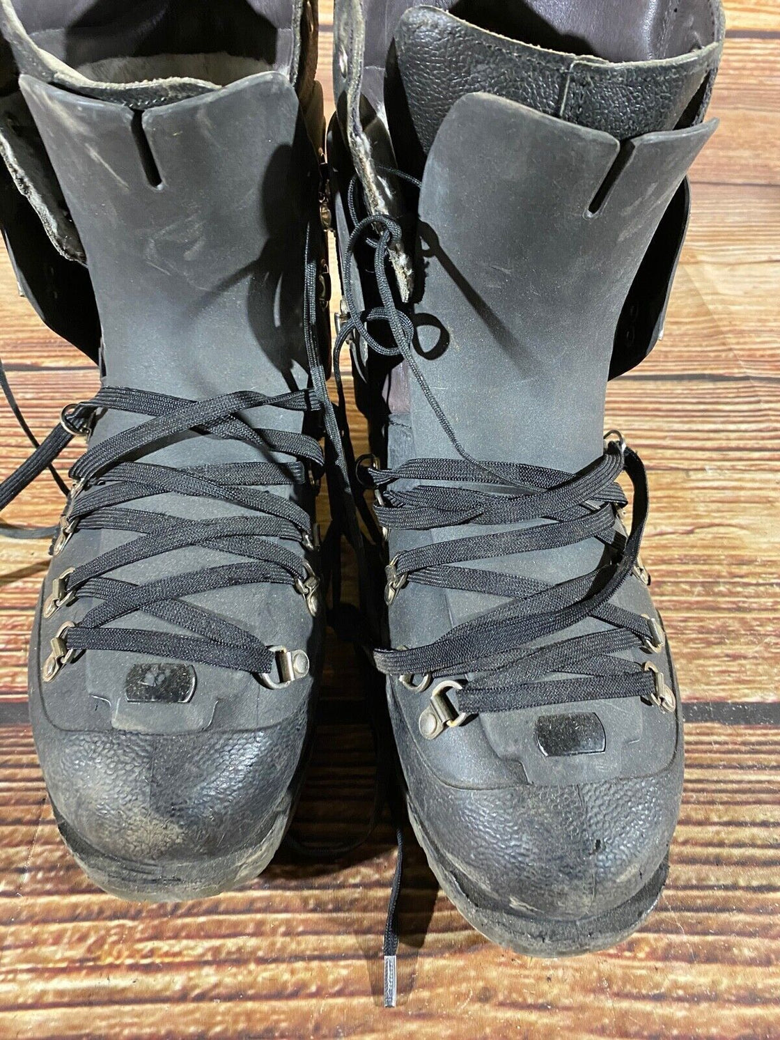 RAICHLE Hiking Boots Mountaineering Trekking Trail Shoes Size UK9 mondo 280