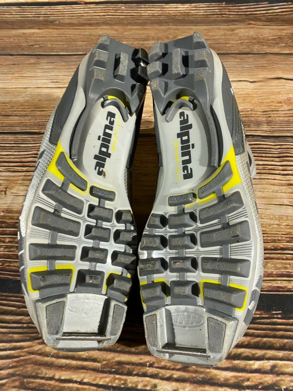 Alpina SR20 Nordic Cross Country Ski Boots Size EU39 US7 NNN bindings 611