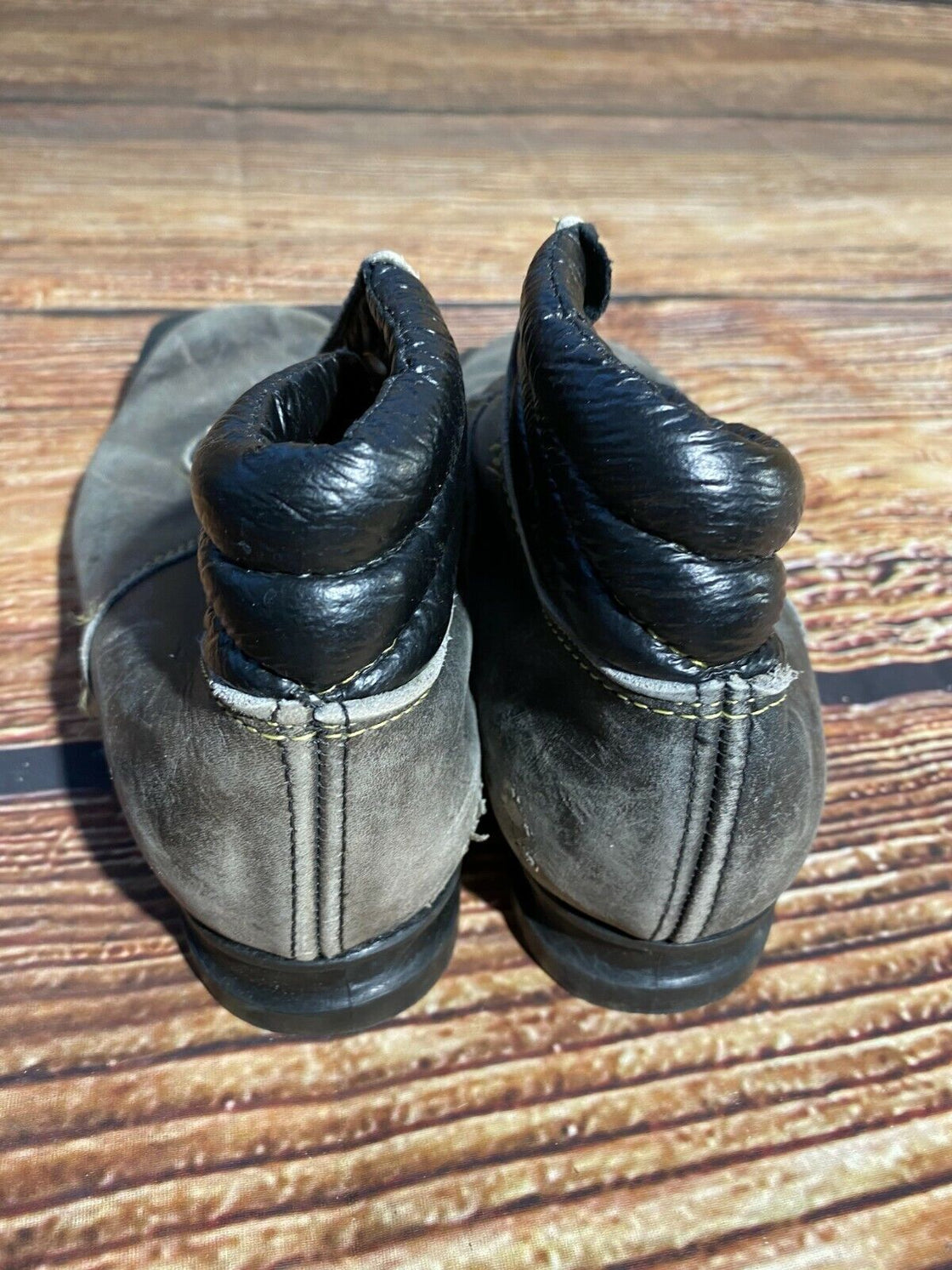 JARL Vintage Nordic Cross Country Ski Boots EU35, US3, for NN 75mm 3pin