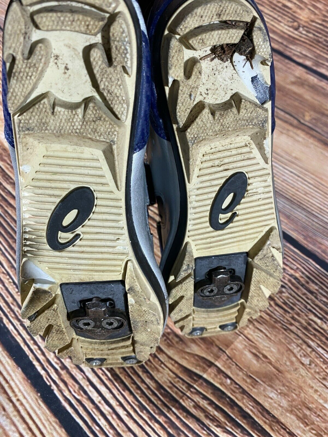 ASICS Vintage Cycling MTB Shoes Mountain Biking Size EU41, US8, Mondo 258
