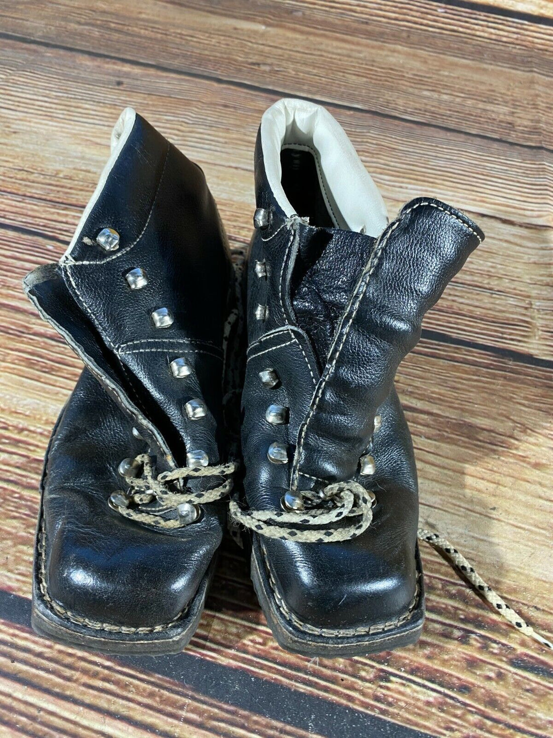 Vintage Cross Country Ski Boots Kandahar, Old Cable Bindings EU39 US6.5